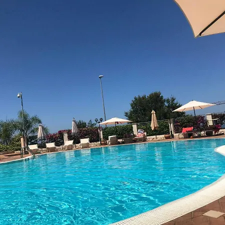 アパート Appartmets Napitia By The Sea, Calabria, Italy ピッツォ