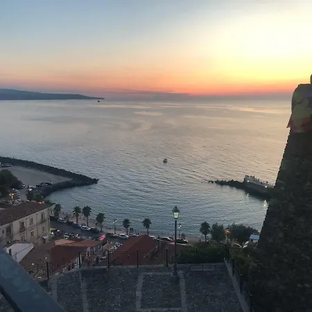 Appartmets Napitia By The Sea, Calabria, Italy アパート